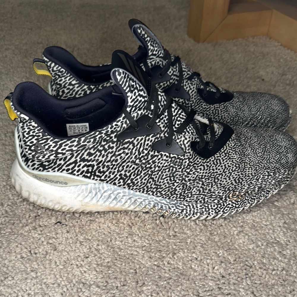 Adidas alphabounce